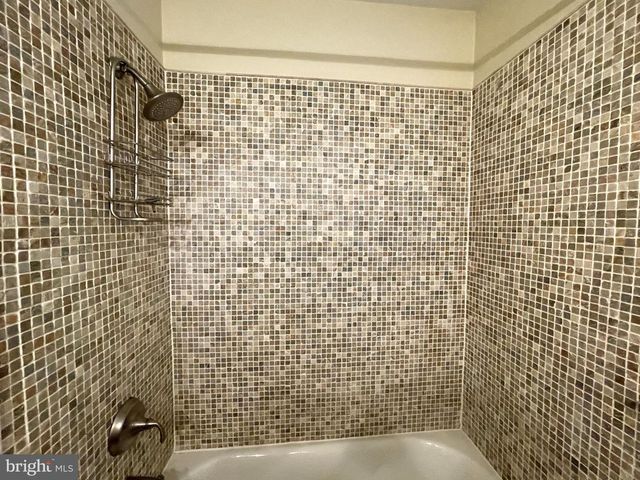 1526 N UTAH ST, Arlington, VA 22207