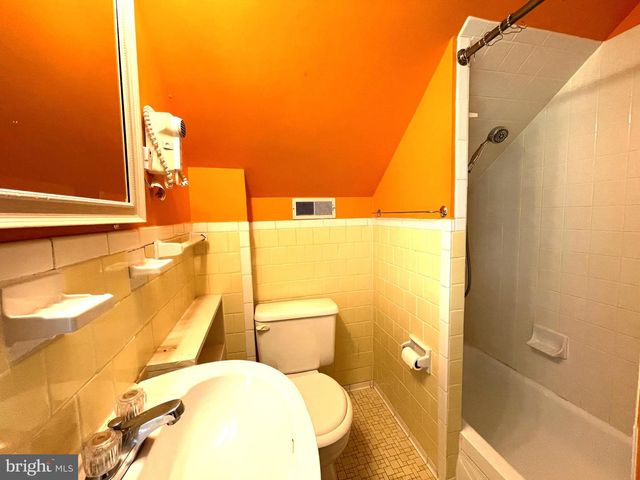 1526 N UTAH ST, Arlington, VA 22207