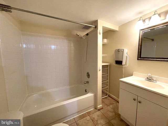 1526 N UTAH ST, Arlington, VA 22207