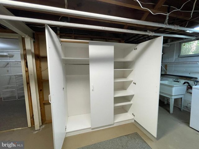 1526 N UTAH ST, Arlington, VA 22207