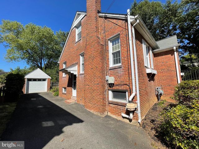 1526 N UTAH ST, Arlington, VA 22207