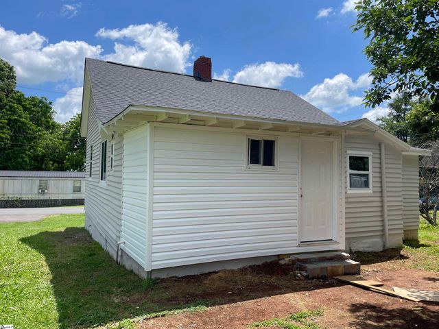 10 Finley Street, Pelzer, SC 29669