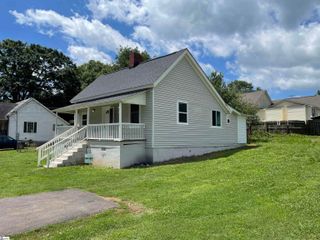 10 Finley Street, Pelzer, SC 29669