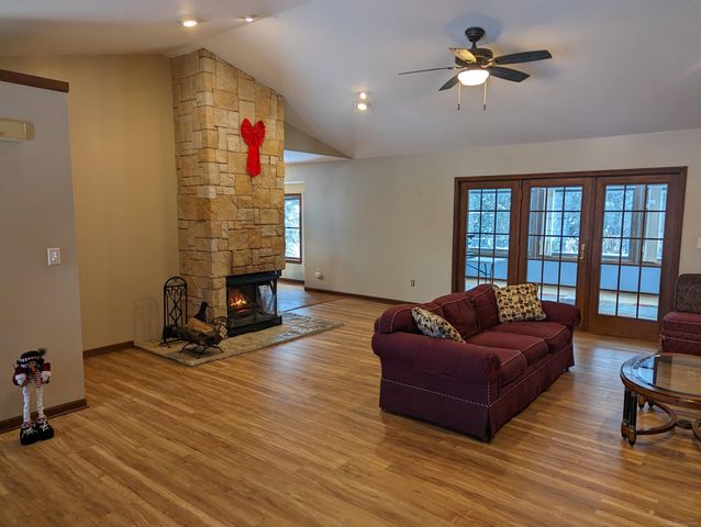 9764 Annabelle Court, South Lyon, MI 48178