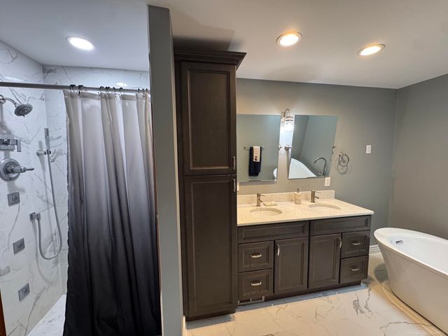9764 Annabelle Court, South Lyon, MI 48178
