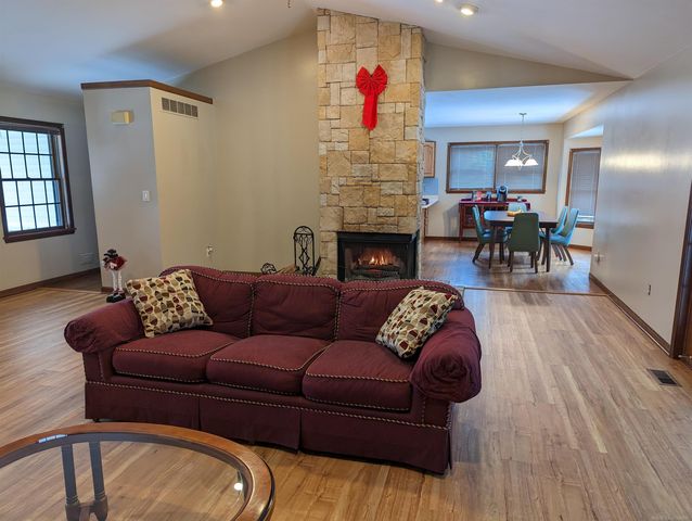 9764 Annabelle Court, South Lyon, MI 48178