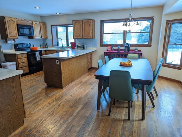 9764 Annabelle Court, South Lyon, MI 48178