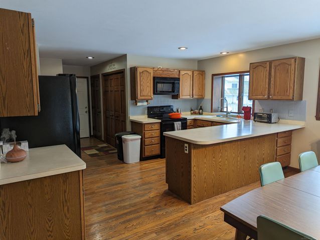 9764 Annabelle Court, South Lyon, MI 48178