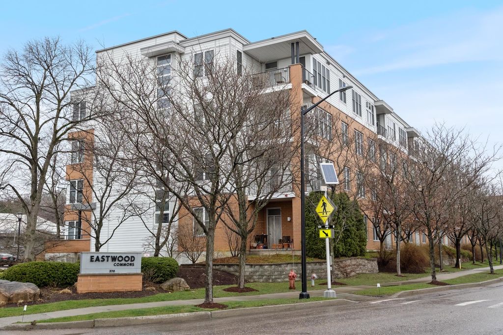 Image 1 of property listing at 370 Farrell St Apt 325, South Burlington, VT 05403