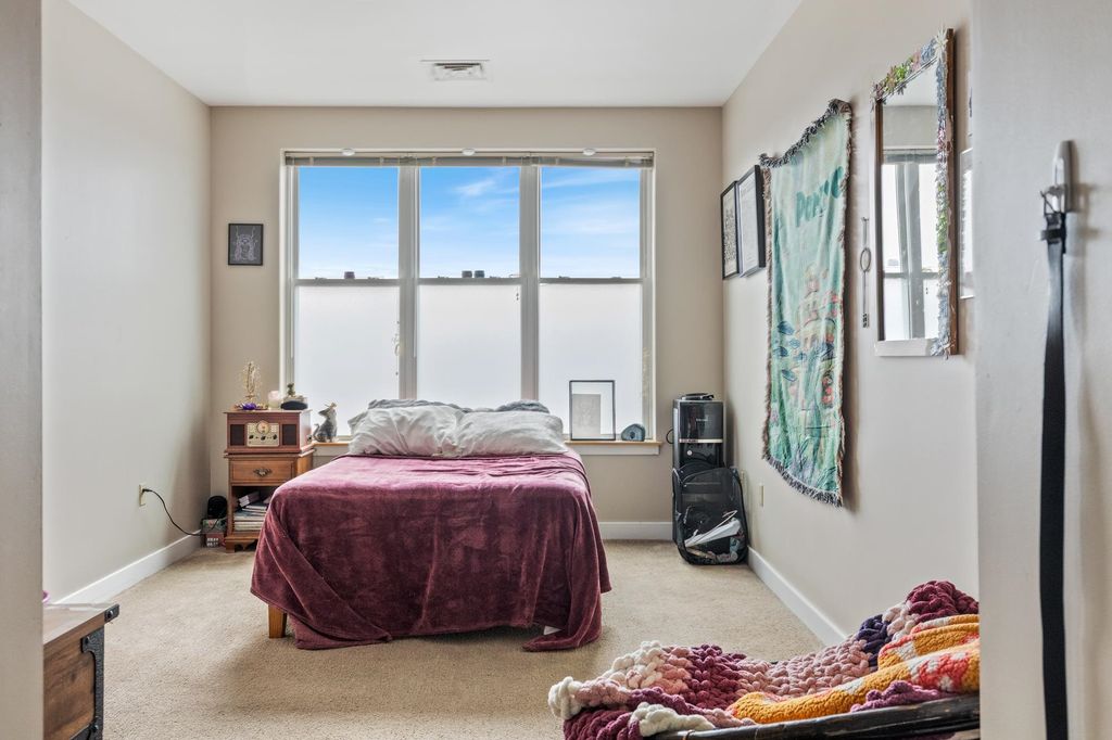 Image 16 of property listing at 370 Farrell St Apt 325, South Burlington, VT 05403