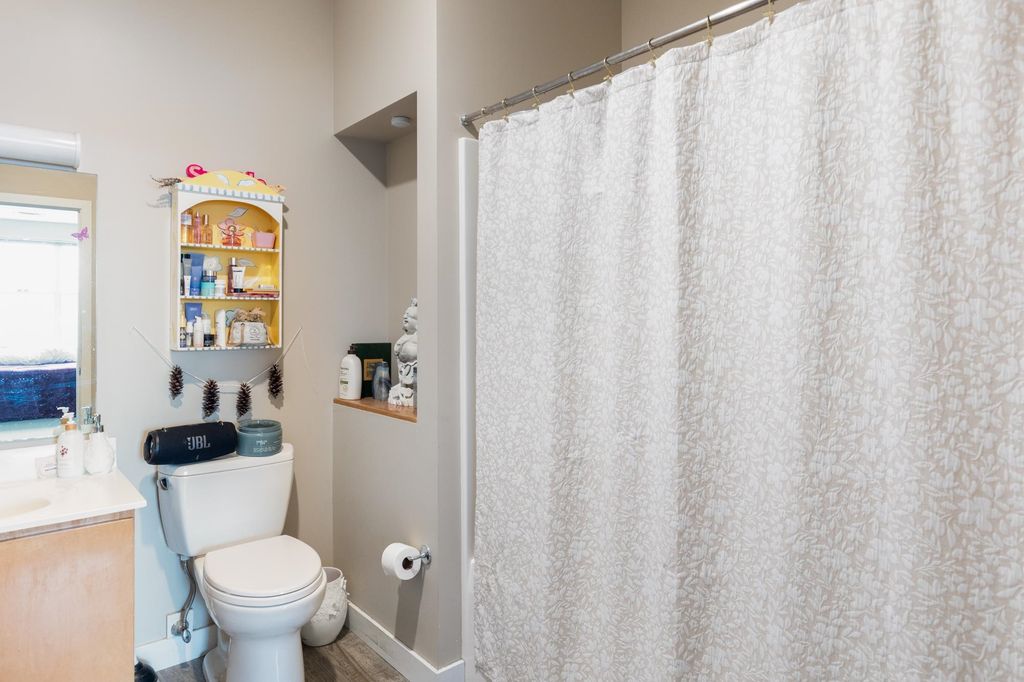 Image 17 of property listing at 370 Farrell St Apt 325, South Burlington, VT 05403