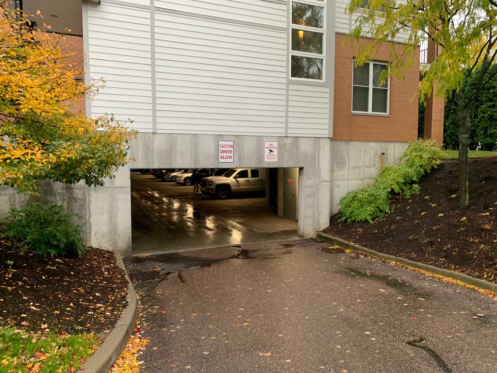 Image 24 of property listing at 370 Farrell St Apt 325, South Burlington, VT 05403