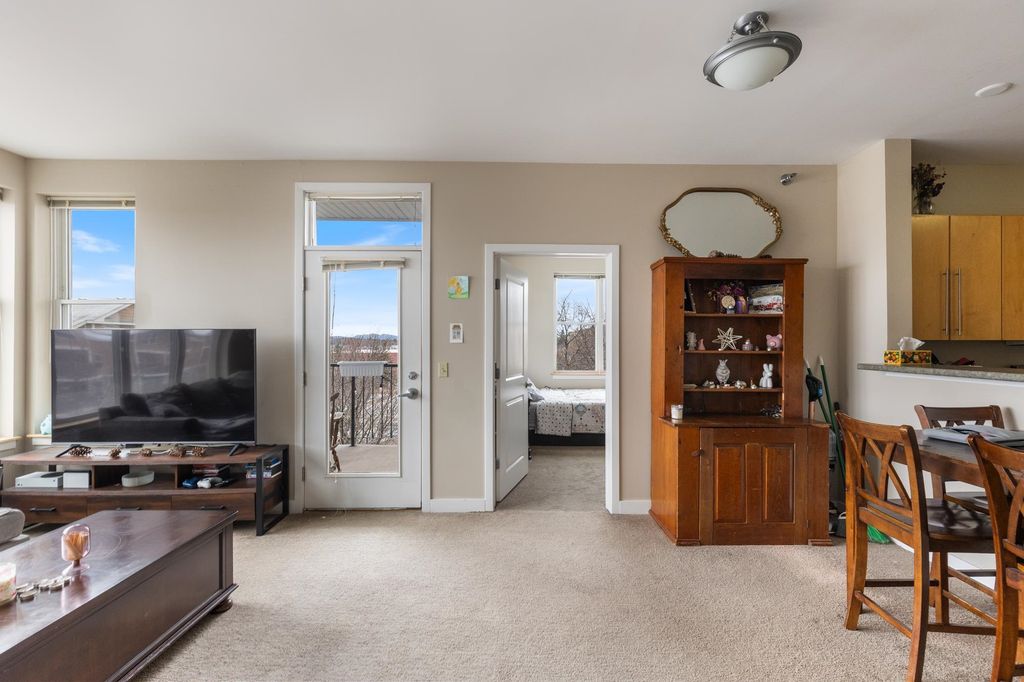 Image 6 of property listing at 370 Farrell St Apt 325, South Burlington, VT 05403