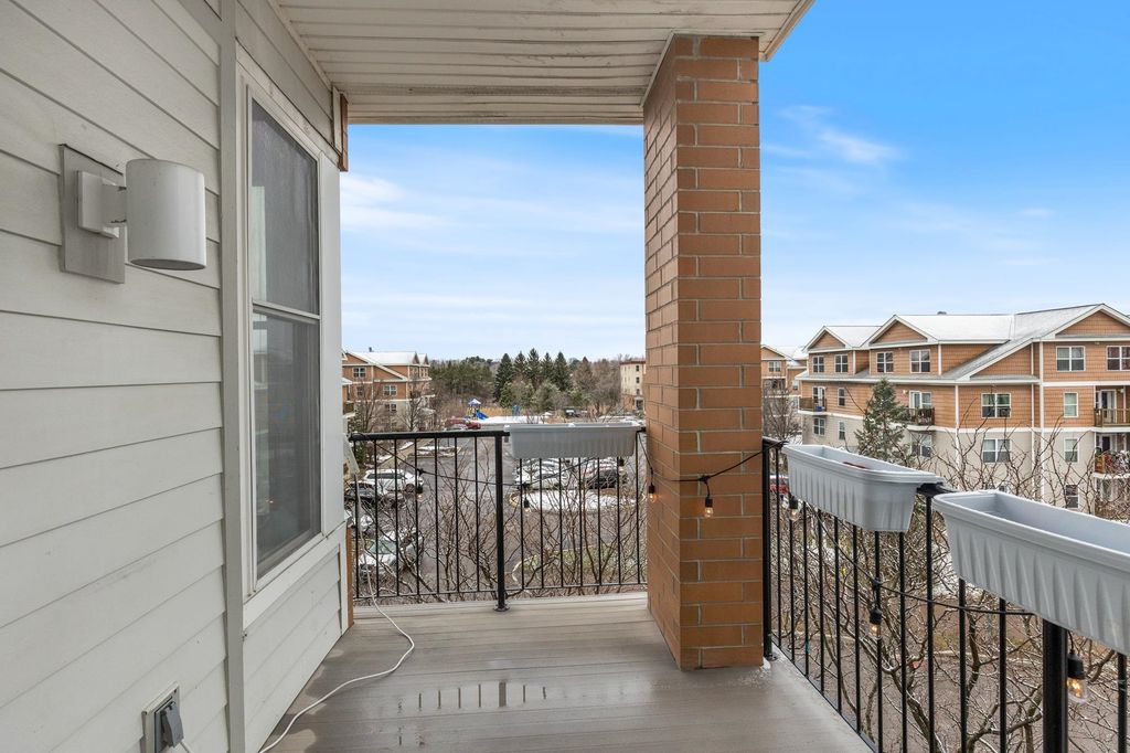 Image 8 of property listing at 370 Farrell St Apt 325, South Burlington, VT 05403
