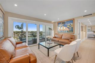 300 Park Shore DR PHA6, Naples, FL 34103
