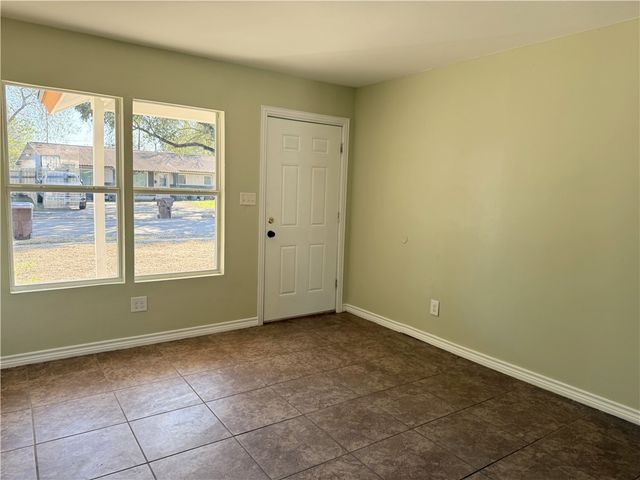 1702 E Fordyce Ave, Kingsville, TX 78363