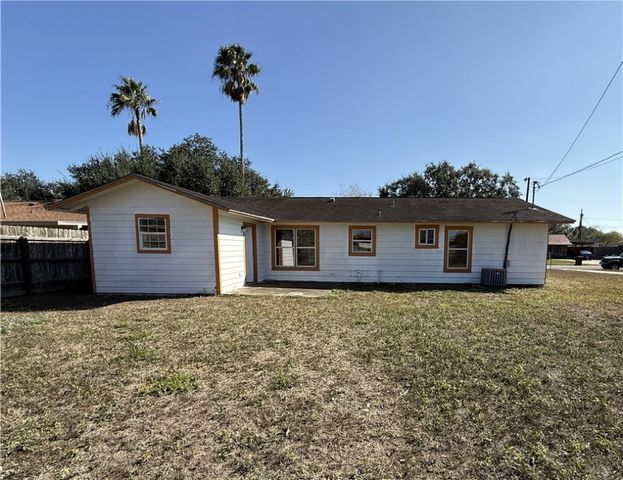 1702 E Fordyce Ave, Kingsville, TX 78363