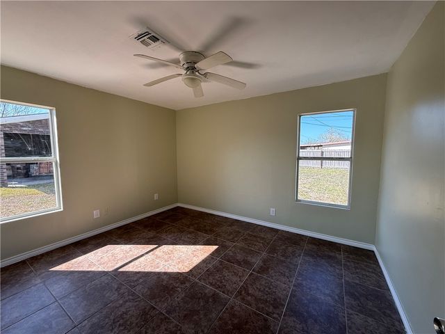 1702 E Fordyce Ave, Kingsville, TX 78363