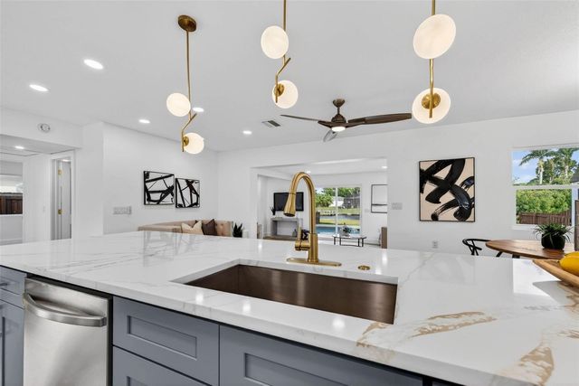 4623 CARSON STREET NE, St Petersburg, FL 33703