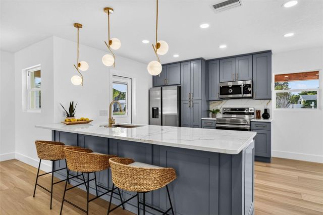 4623 CARSON STREET NE, St Petersburg, FL 33703