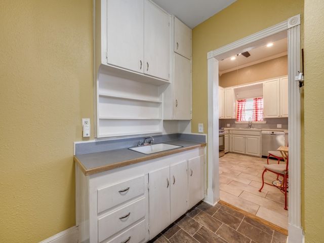 3911 Stonewall Street, Greenville, TX 75401