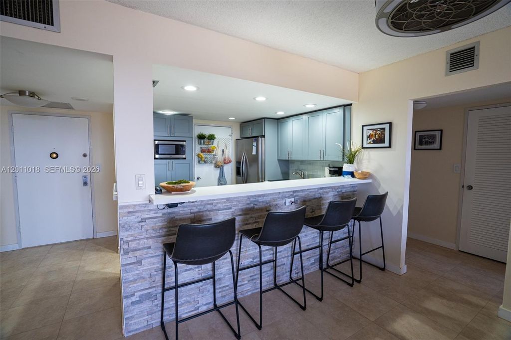 500 Three Islands Blvd 1008, Hallandale Beach, FL 33009