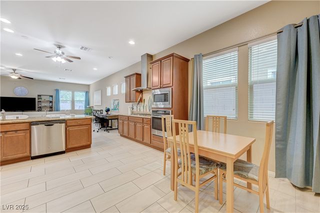 11334 Quantum Brooks Street, Las Vegas, NV 89183