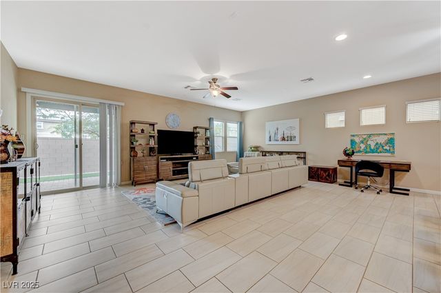 11334 Quantum Brooks Street, Las Vegas, NV 89183