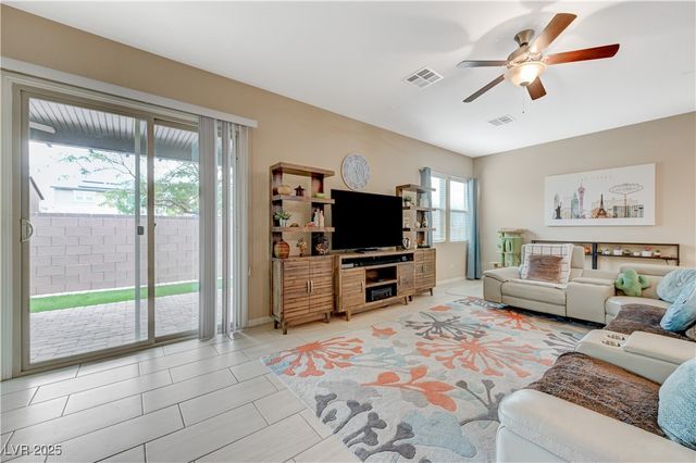 11334 Quantum Brooks Street, Las Vegas, NV 89183