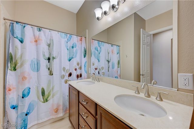 11334 Quantum Brooks Street, Las Vegas, NV 89183