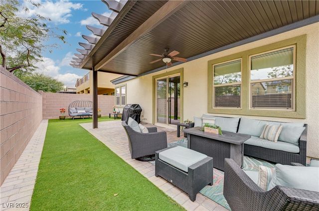 11334 Quantum Brooks Street, Las Vegas, NV 89183