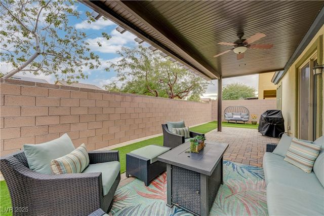 11334 Quantum Brooks Street, Las Vegas, NV 89183