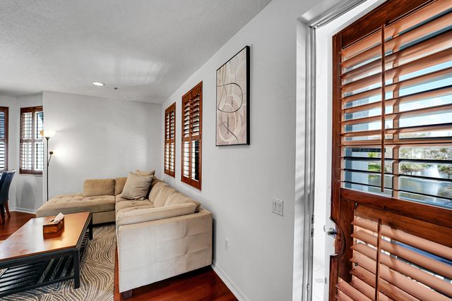 1388 Via De Pepi, Boynton Beach, FL 33426