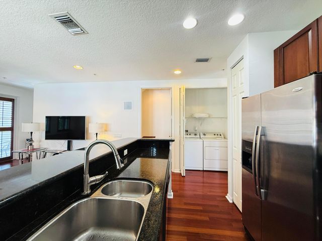 1388 Via De Pepi, Boynton Beach, FL 33426