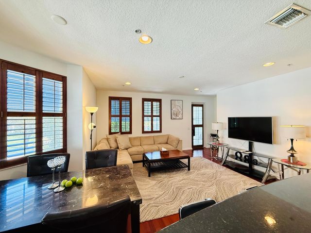 1388 Via De Pepi, Boynton Beach, FL 33426