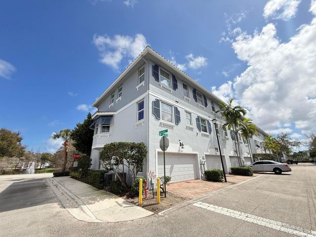 1388 Via De Pepi, Boynton Beach, FL 33426