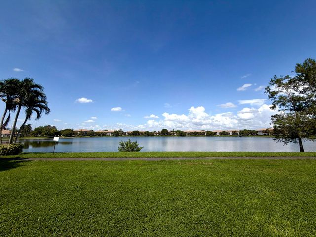 5550 Wiles Road Unit 105, Coconut Creek, FL 33073