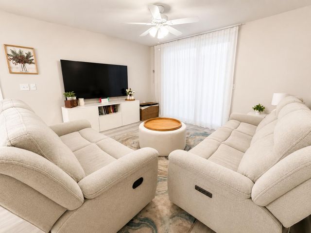 5550 Wiles Road Unit 105, Coconut Creek, FL 33073