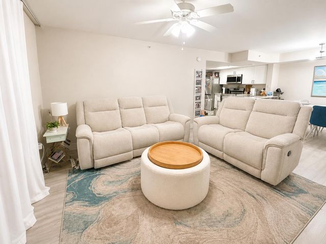 5550 Wiles Road Unit 105, Coconut Creek, FL 33073