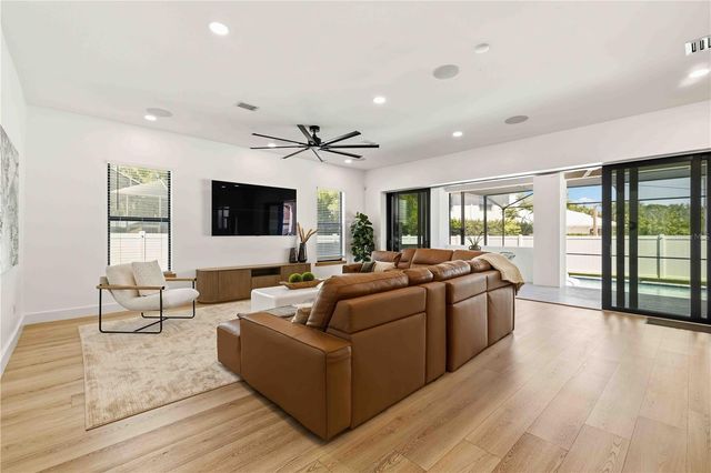 4109 W WATROUS AVENUE, Tampa, FL 33629