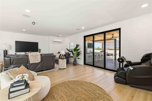 4109 W WATROUS AVENUE, Tampa, FL 33629