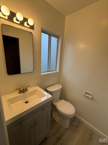 2100 Kent Drive, Bakersfield, CA 93306