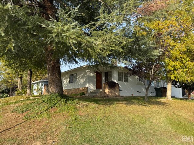 2100 Kent Drive, Bakersfield, CA 93306