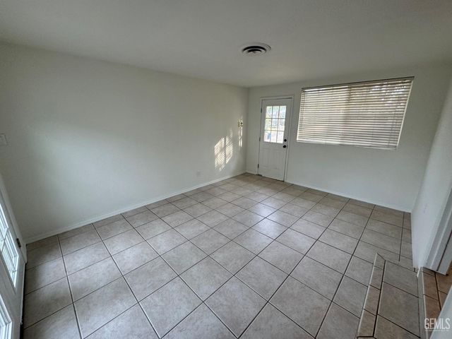 2100 Kent Drive, Bakersfield, CA 93306