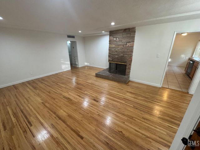 2100 Kent Drive, Bakersfield, CA 93306