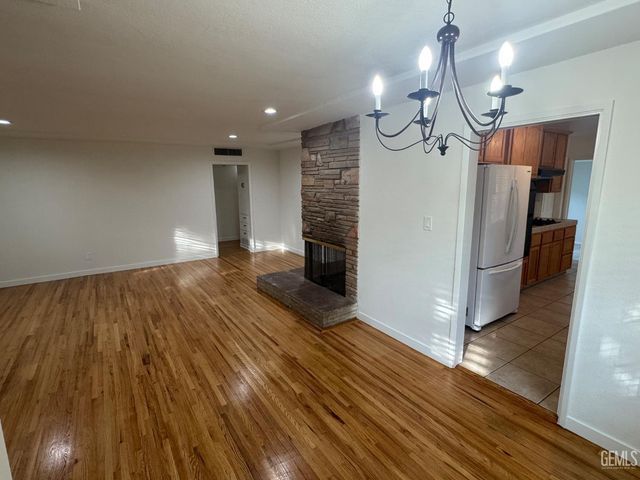 2100 Kent Drive, Bakersfield, CA 93306