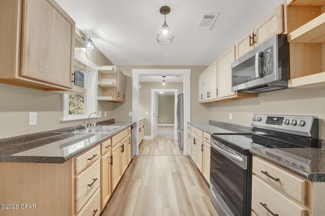 657 Main Street, Chipley, FL 32428