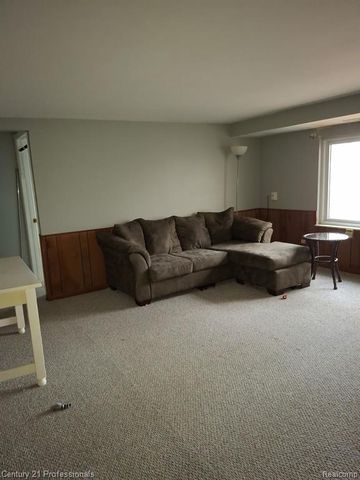 2513 Golden Shores Drive, Fenton, MI 48430