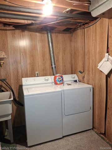 2513 Golden Shores Drive, Fenton, MI 48430