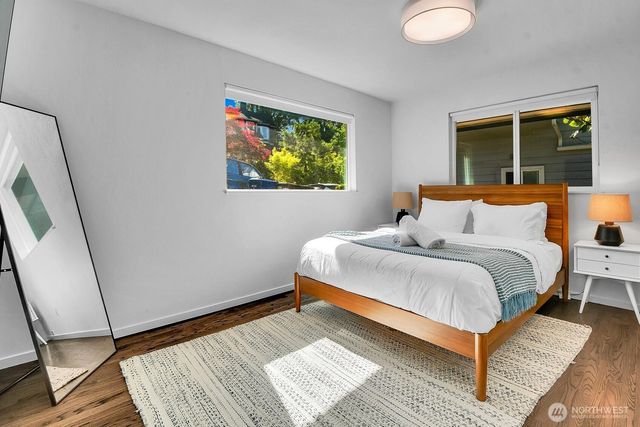 1115 8th Avenue W, Seattle, WA 98119